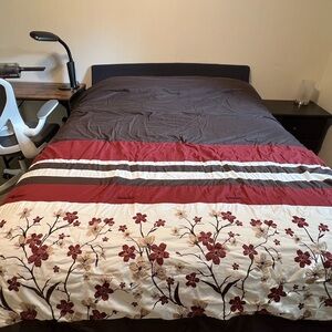 Queen embroidered comforter red/brown